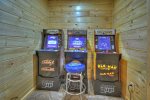 Hogback Haven - Arcade Games in Den